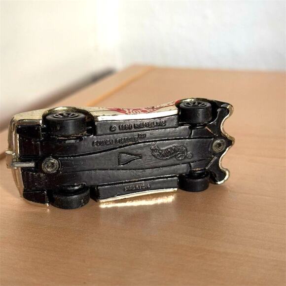 Vintage 90s Hot Wheels 1994 Power Pistons Silver Chrome Diecast Car Vintage 1:64 - Picture 8 of 8